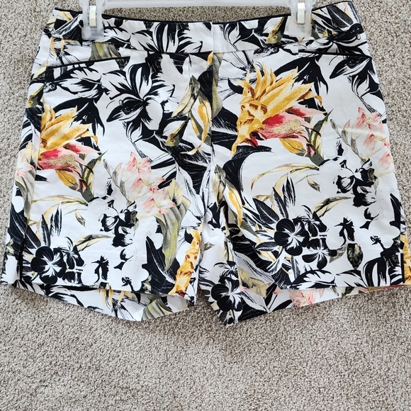 WHBM Coastal 5" shorts - Picture 3 of 5
